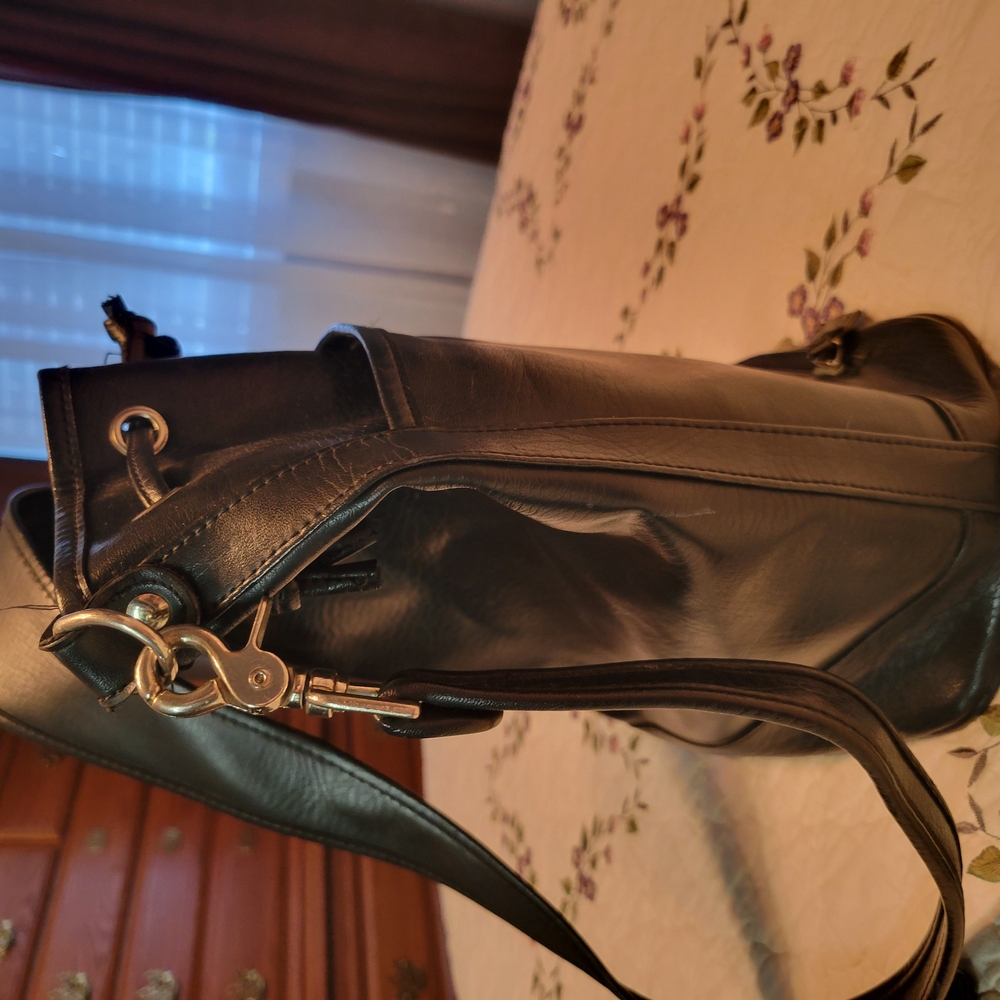 Black Leather Bucket Bag - Picture 3 of 16
